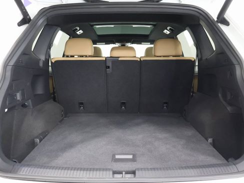 Used 2024 Volkswagen Tiguan SE R-Line image 27