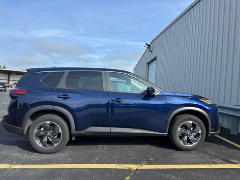 Used 2025 Nissan Rogue SV AWD/4WD image 7