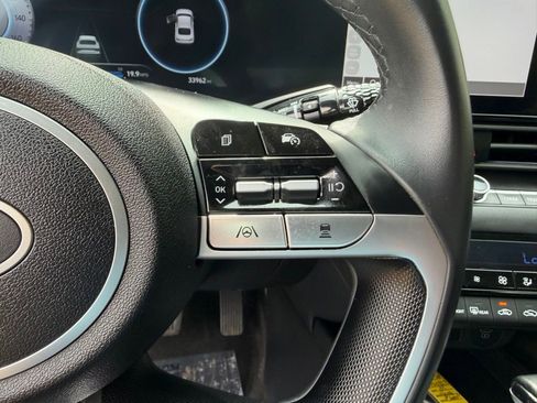 Used 2025 Hyundai Elantra SEL image 24