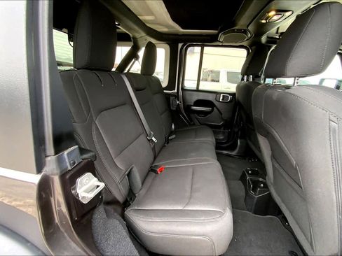Used 2020 Jeep Wrangler Unlimited Sport image 17