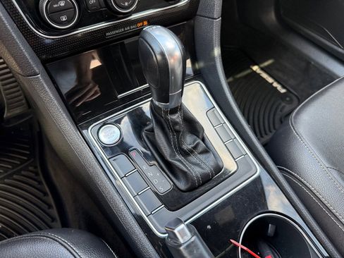 Used 2018 Volkswagen Passat GT image 31