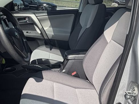 Used 2015 Toyota RAV4 XLE FWD image 19