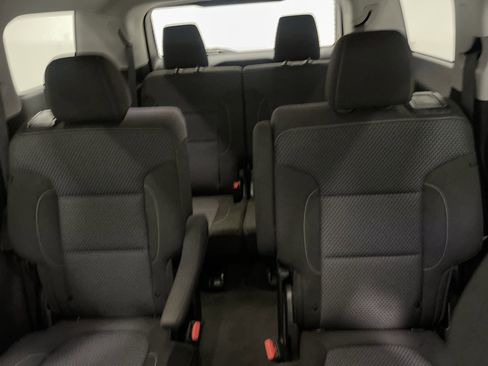 Used 2023 GMC Acadia SLE w/ Driver Convenience Package image 11