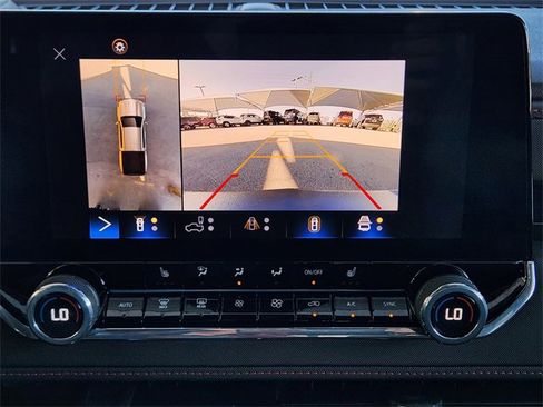 Used 2024 Chevrolet Colorado Z71 w/ LPO, Dark Essentials Package image 20