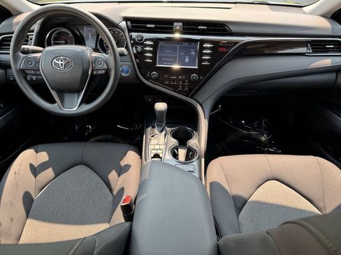 Used 2019 Toyota Camry LE FWD image 12