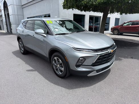 Used 2025 Chevrolet Blazer LT AWD/4WD image 1