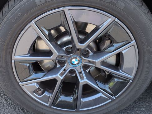 Used 2023 BMW i4 eDrive35 image 13