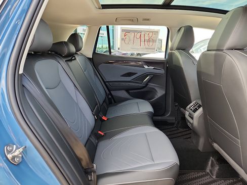 New 2026 Volkswagen Tiguan SE FWD image 14