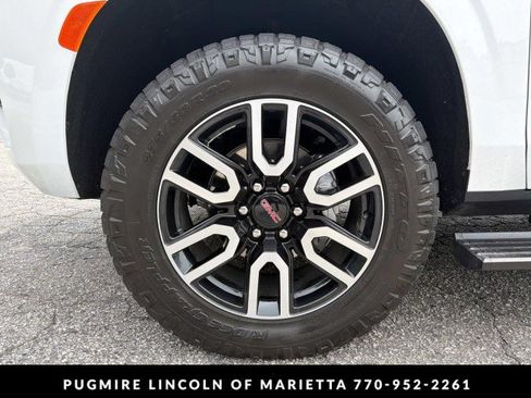 Used 2024 GMC Yukon AT4 w/ AT4 Premium Plus Package AWD/4WD image 11