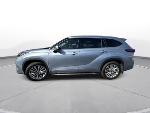 Used 2024 Toyota Highlander Platinum AWD/4WD image 9