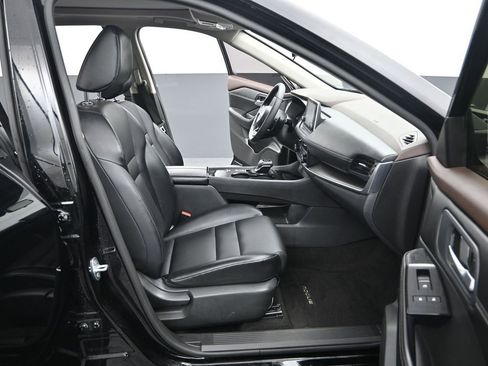 Used 2023 Nissan Rogue SV w/ SV Premium B Package image 13