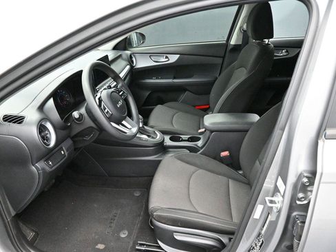 Used 2023 Kia Forte LXS FWD image 11