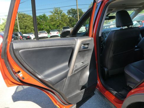 Used 2015 Toyota RAV4 Limited image 30