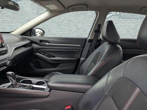 Used 2024 Nissan Altima 2.5 SR FWD image 19