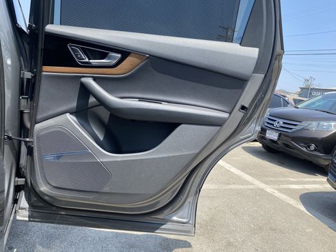 Used 2017 Audi Q7 3.0T Prestige w/ Prestige Package image 23