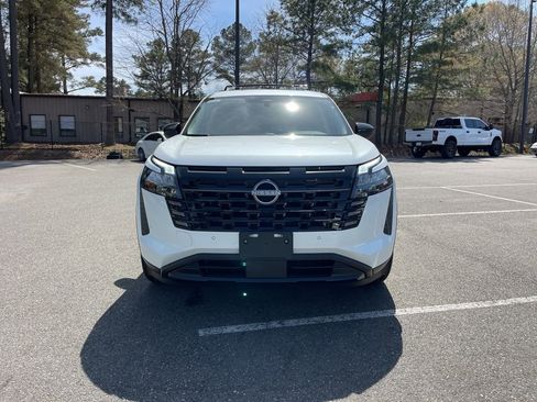 New 2026 Nissan Pathfinder SV w/ SV Premium Package AWD/4WD image 3