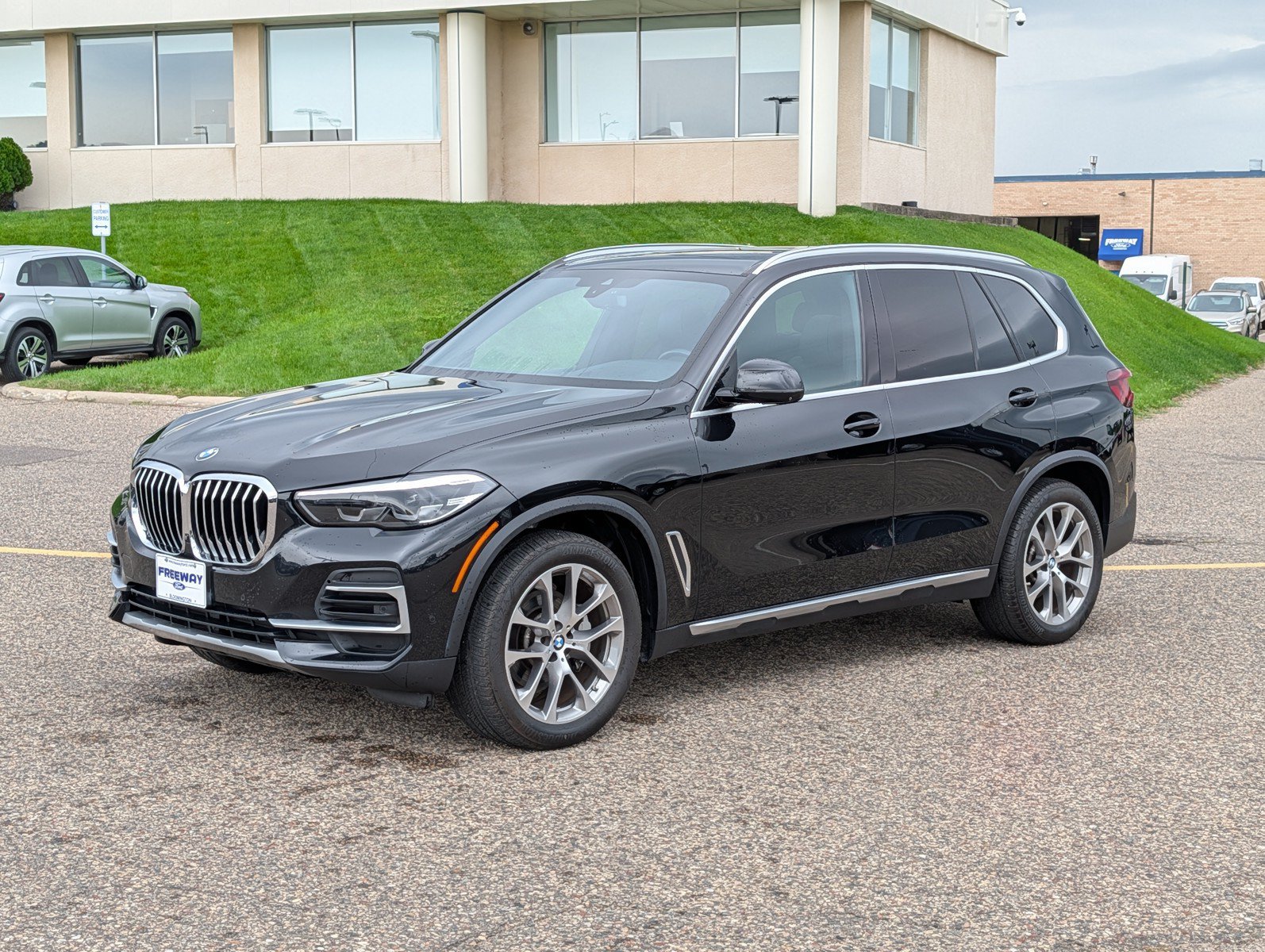Used 2022 BMW X5 xDrive40i AWD/4WD image 1