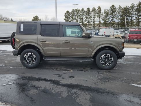 New 2025 Ford Bronco Outer Banks image 17
