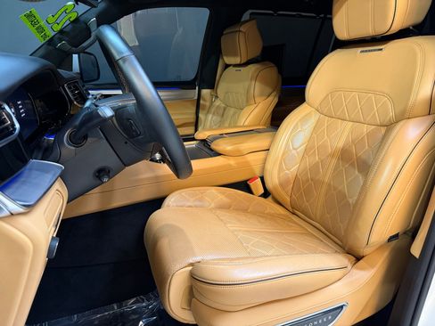 Used 2022 Jeep Grand Wagoneer Series III w/ Rear Seat Video Group 1 image 4