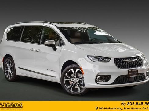 New 2026 Chrysler Pacifica Pinnacle w/ Trailer Tow Group AWD/4WD image 1