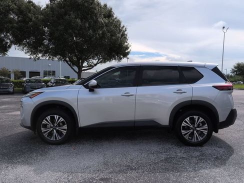 Used 2022 Nissan Rogue SV FWD image 6
