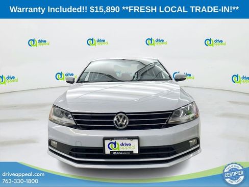 Used 2017 Volkswagen Jetta SEL FWD image 2