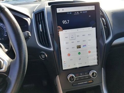 Certified 2024 Ford Edge SEL image 18