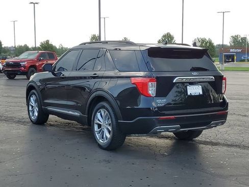 Used 2020 Ford Explorer XLT w/ Equipment Group 202A AWD/4WD image 4