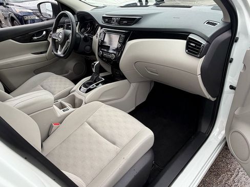 Certified 2022 Nissan Rogue Sport SV FWD image 15