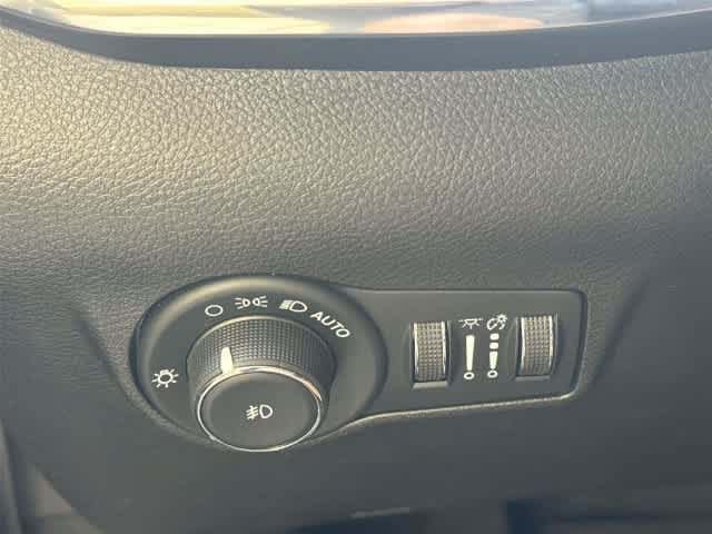 Used 2022 Jeep Compass Limited AWD/4WD image 20