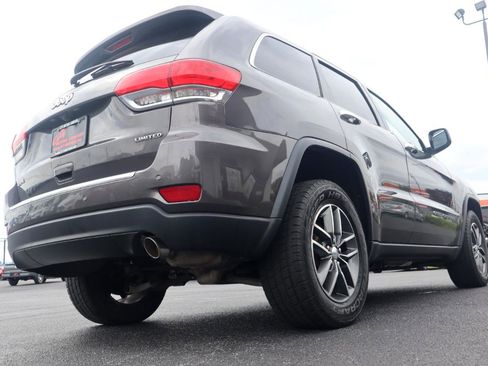 Used 2018 Jeep Grand Cherokee Limited AWD/4WD image 16