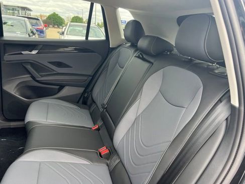 New 2026 Volkswagen Tiguan SE AWD/4WD image 8