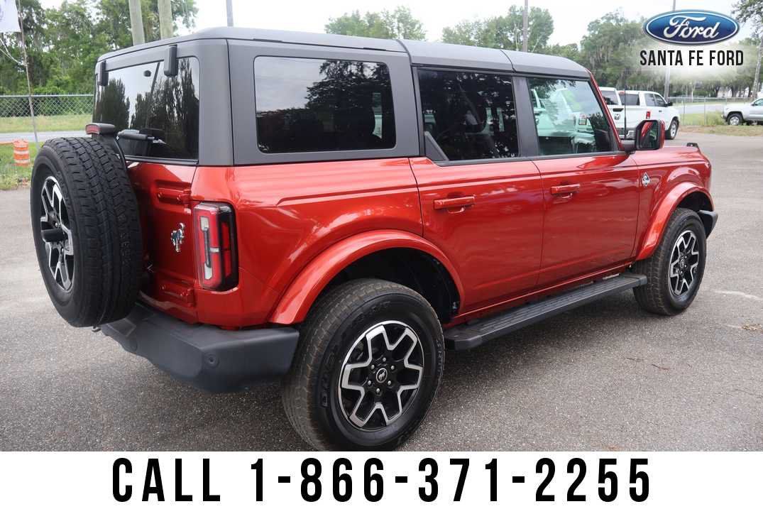 Used 2022 Ford Bronco Outer Banks AWD/4WD image 6