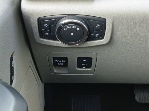Used 2018 Ford F150 XLT w/ Equipment Group 302A Luxury RWD image 12
