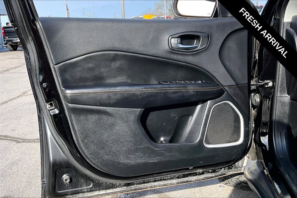 Used 2018 Jeep Compass Limited AWD/4WD image 19