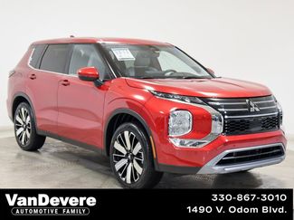 Used 2025 Mitsubishi Outlander SE video 1