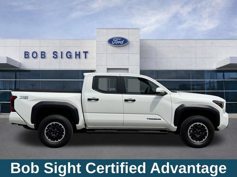 Used 2025 Toyota Tacoma TRD Off-Road w/ TRD Off Road Upgrade Package AWD/4WD image 4