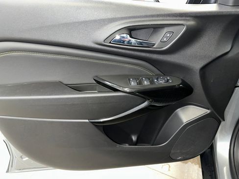 Certified 2024 Chevrolet Trax LT w/ Driver Confidence Package image 3