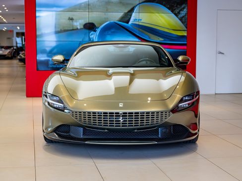 Used 2024 Ferrari Roma Spider image 32