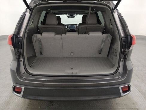 Used 2017 Toyota Highlander Limited image 29