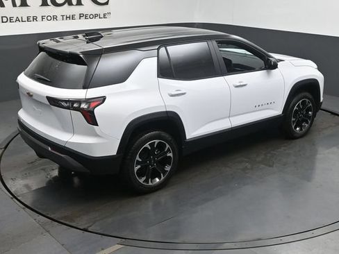 New 2026 Chevrolet Equinox LT w/ Convenience Package II FWD image 18