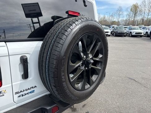 Used 2025 Jeep Wrangler Unlimited Sahara w/ Safety Group image 30