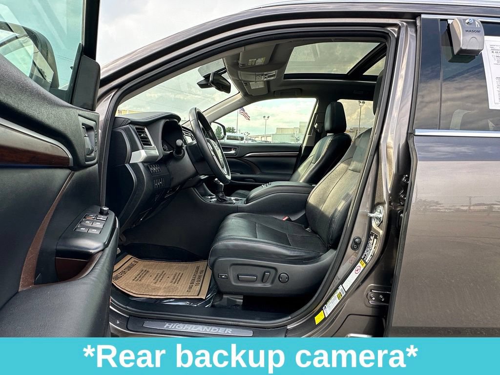 Used 2014 Toyota Highlander Limited Platinum AWD/4WD image 15
