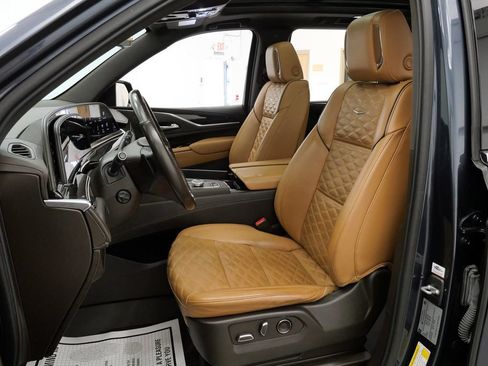 Used 2021 Cadillac Escalade Premium Luxury w/ Driver Assist Tech Package AWD/4WD image 10