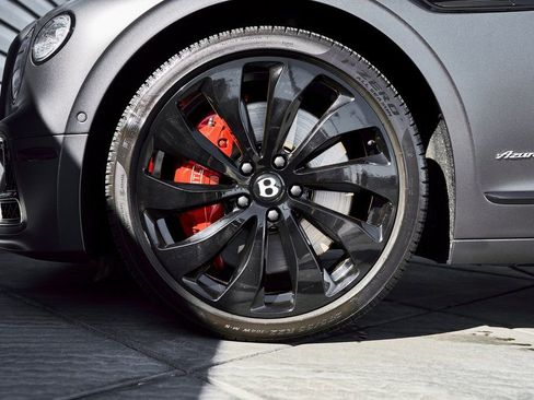 Used 2023 Bentley Flying Spur V8 image 3