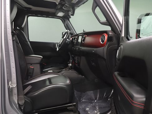 Used 2020 Jeep Gladiator Rubicon w/ Dual Top Group AWD/4WD image 15
