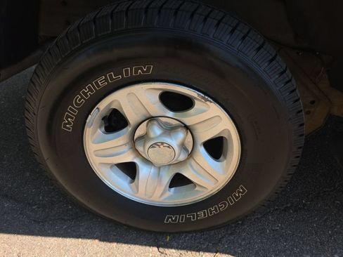 Used 1998 Ford Expedition XLT AWD/4WD image 16