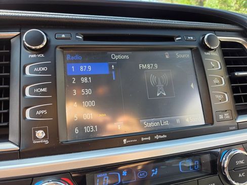 Used 2019 Toyota Highlander Limited image 28