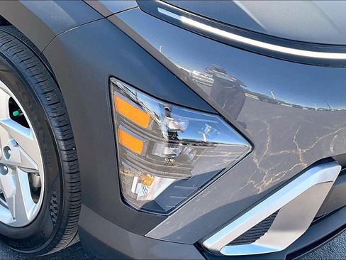 Used 2025 Hyundai Kona SE FWD image 26