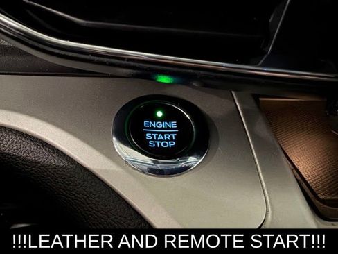 Used 2020 Ford Explorer XLT w/ Equipment Group 202A AWD/4WD image 32